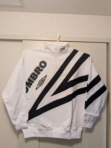 UMBRO 엄브로 클래식 빅 로고 하프 지퍼 맨투맨