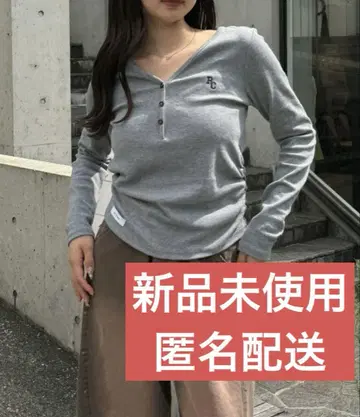 레이 캐신 V넥 헨리 가슴 자수 롱 티셔츠 그레이