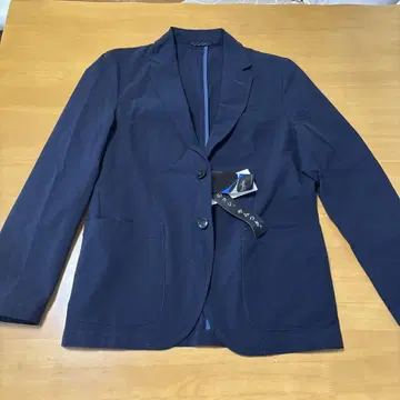 [택 포함 미사용] 네이비 테일러드 자켓 S 사이즈
