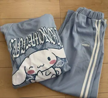 시나모롤 귀 달린 후드 셋업