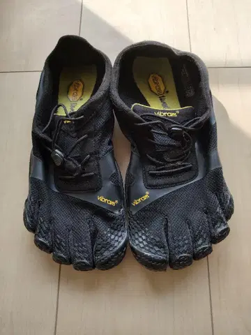 Vibram FiveFingers 블랙 스니커즈