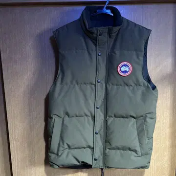 9/28까지 가격 인하 Canada Goose 다운 베스트 올리브 그린