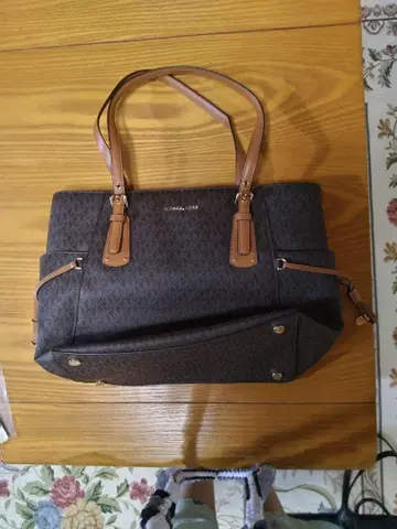 Michael Kors 다크 브라운 토트백