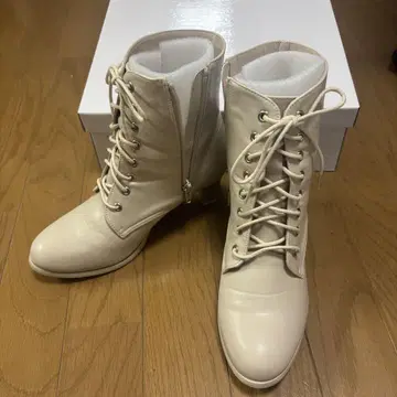 레이스업 부츠 23.5 cm 아이보리