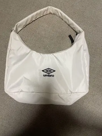 엄브로 원 핸들 백