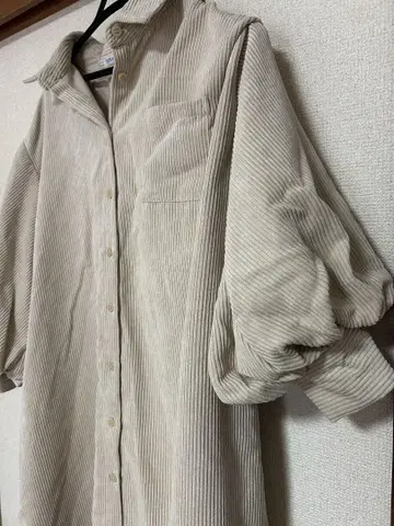 코듀로이 벌룬 슬리브 셔츠 베이지