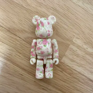 베어브릭 시리즈 32 장미 100%