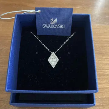 Swarovski 다이아몬드형 목걸이
