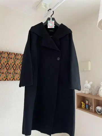 MARMARI 블랙 롱 코트 프론트 버튼 포함