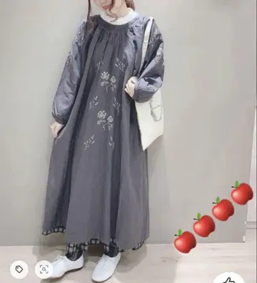 USED 사만사 모스모스 꽃 자수 핀턱 원피스 차콜