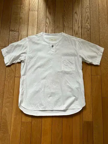 RINEN 헨리넥 원 버튼 화이트 반팔 셔츠