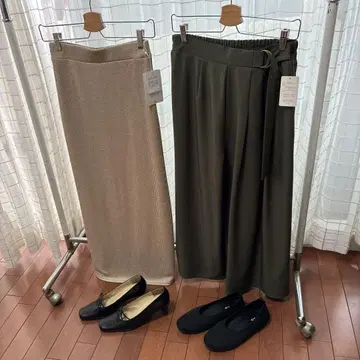 가을 롱 스커트와 신발