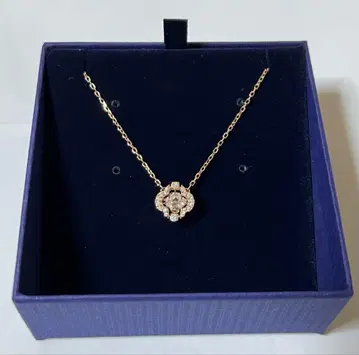Swarovski 우나 목걸이 클로버 화이트