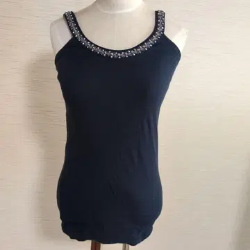 JEANASIS 비즈 장식 블랙 탱크탑