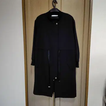 블랙 롱 코트 프론트 버튼