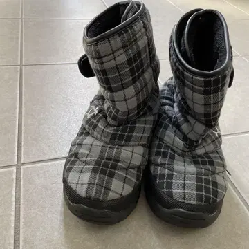 체크 무늬 숏부츠