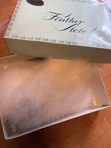 화이트 페더 숄