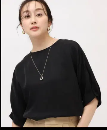언타이틀 실키 큐프라 반팔 블라우스