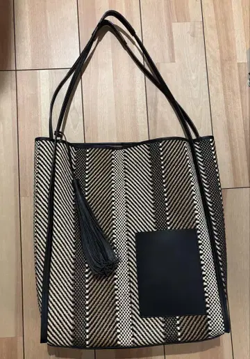 미라 오웬 토트백