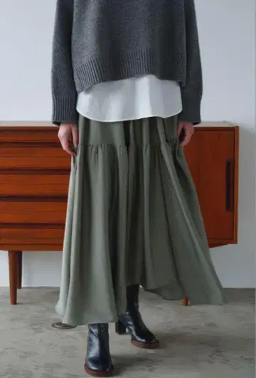 [ 새상품 ] CLANE 클라네 TIERED BACK LONG SKIRT