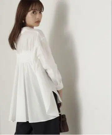 PROPORTION BODY DRESSING 백 셔링 셔츠