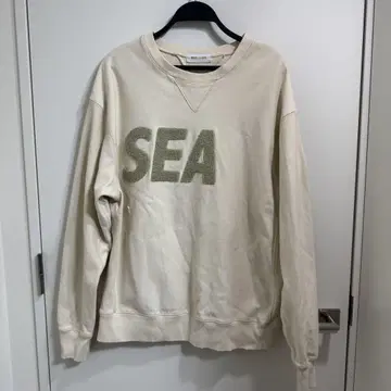 SEA WIND AND 자수 맨투맨
