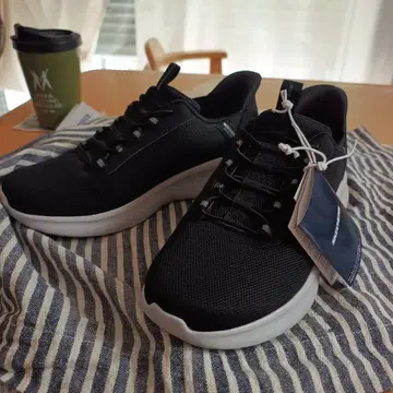 SKECHERS 블랙 스니커즈 슬립온 타입