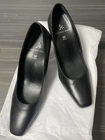 [ 미사용 새상품 ] 와코루 서세스워크 7cm 힐 펌프스