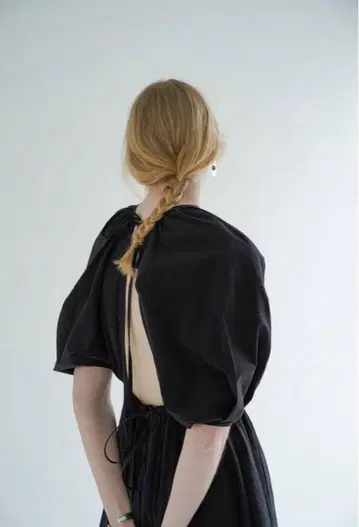 BACK SCHOEN GATHER ONE PIECE CLANE풍