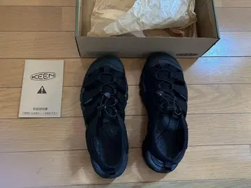 새상품급 KEEN 뉴포트H2 26.5cm 트리플 블랙