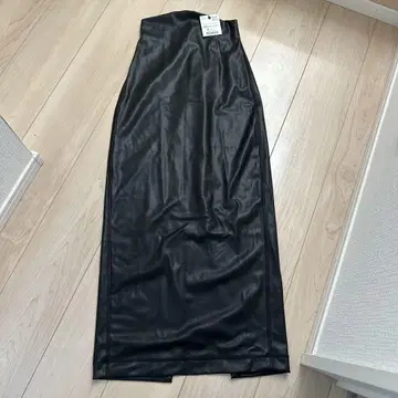 ZARA 블랙 합성 피혁 슬릿 롱 스커트 XS