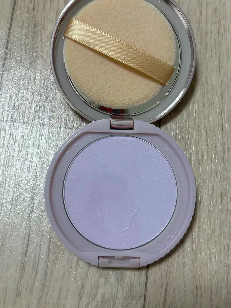 Discontinued Canmake Light Purple Pact