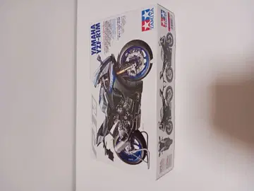 타미야 야마하 YZF-R1M 1/12