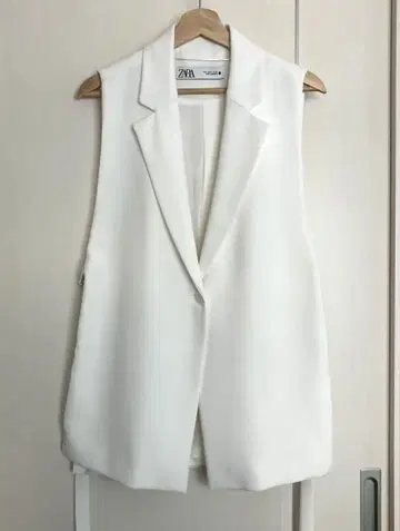 새상품급 ZARA 화이트 베스트