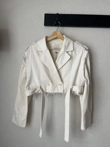 ZARA 아이보리 크롭 자켓