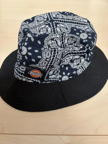 Dickies 반다나 패턴 버킷 햇 57-59cm