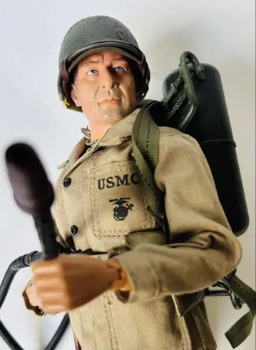 드래곤 모델 1/6 미국 해병대 화염방사기 운용병 이오지마 1945