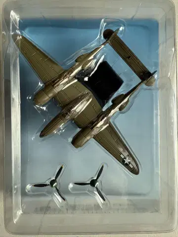아셰트 록히드 P-38J 라이트닝