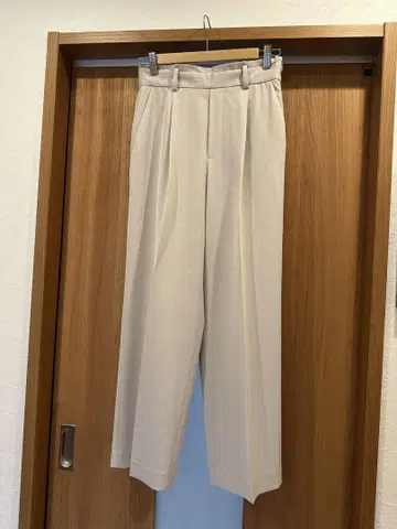 그린 라벨 릴랙싱 베이지 슬랙스 38