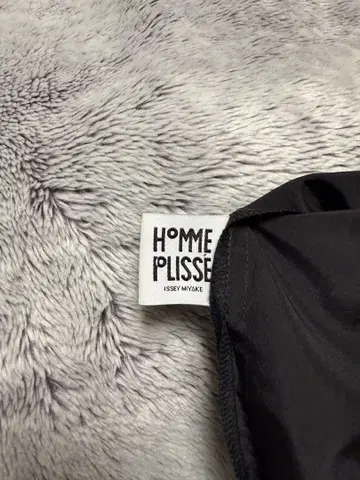 옴므 플리세 이세이 미야케 블랙 버튼 셔츠