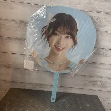 츠지노 카나미 부채