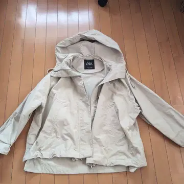 ZARA 카키 베이지 마운틴 파카