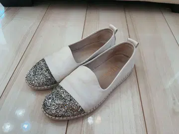 다이애나 화이트 가죽 글리터 슬립온