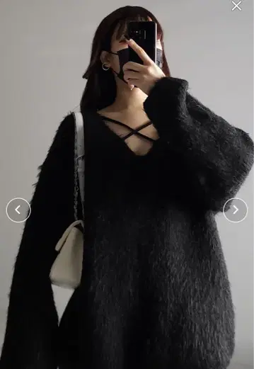 복슬복슬 블랙 니트 V넥