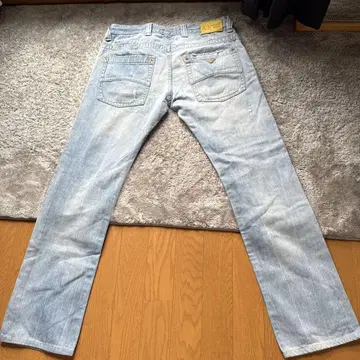 ARMANI JEANS 라이트 블루 스트레이트 데님