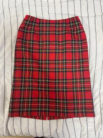 요크랜드 빨간색 체크 타탄 체크 무릎 기장 스커트