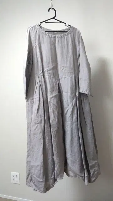 네스트로브 긴팔 롱 원피스