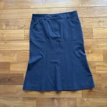 울 100% theory luxe 네이비 스커트 사이즈 38