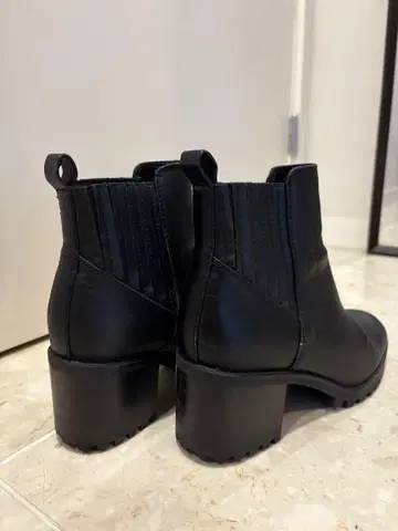 ZARA 블랙 가죽