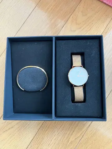 DANIEL WELLINGTON 골드 메쉬 밴딩 시계
